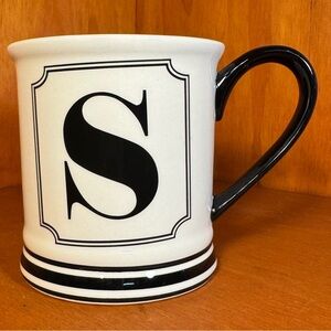 S Mug     to go with Santa’s Cookies! 
 Big Handle Black & White